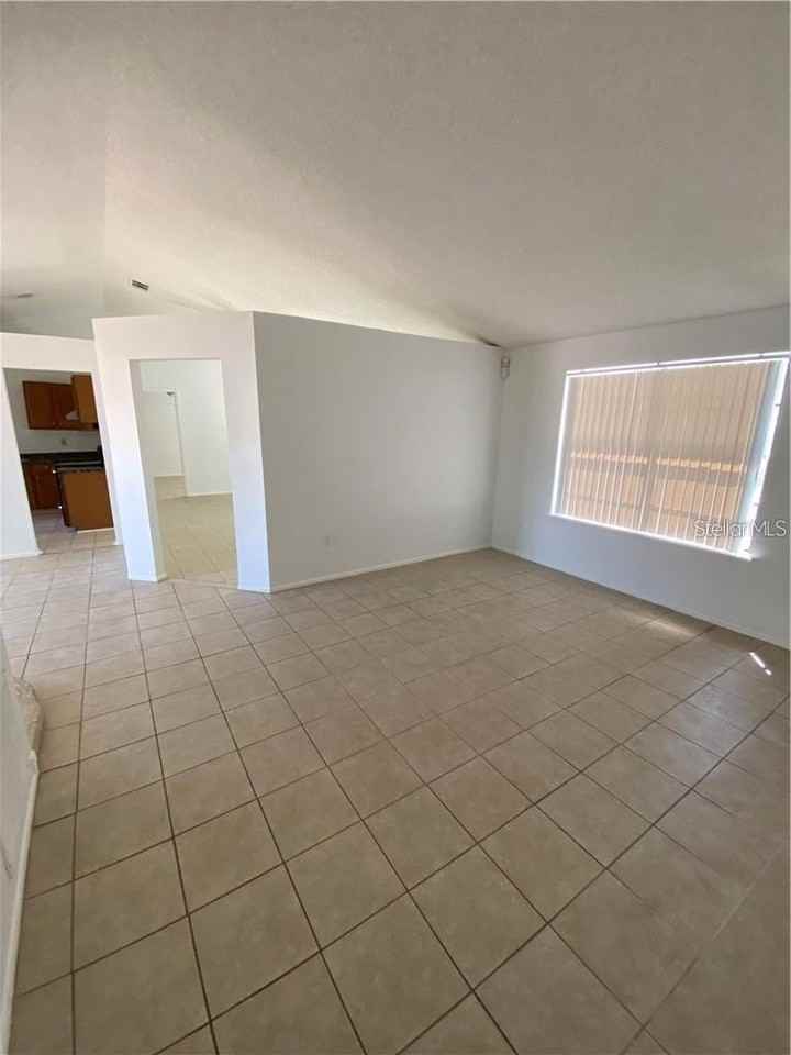 16 Northfleet Ln - Photo 4 of 17