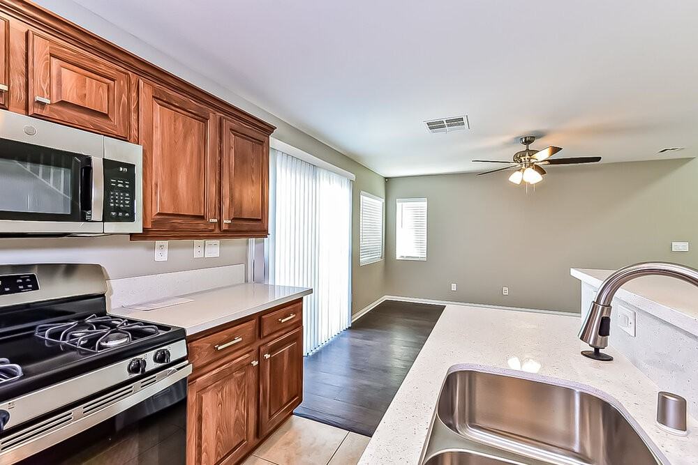 3948 Beverly Elms St - Photo 7 of 17