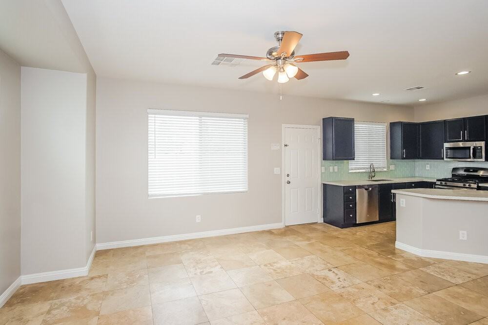 3523 Ashford Grove St - Photo 4 of 17