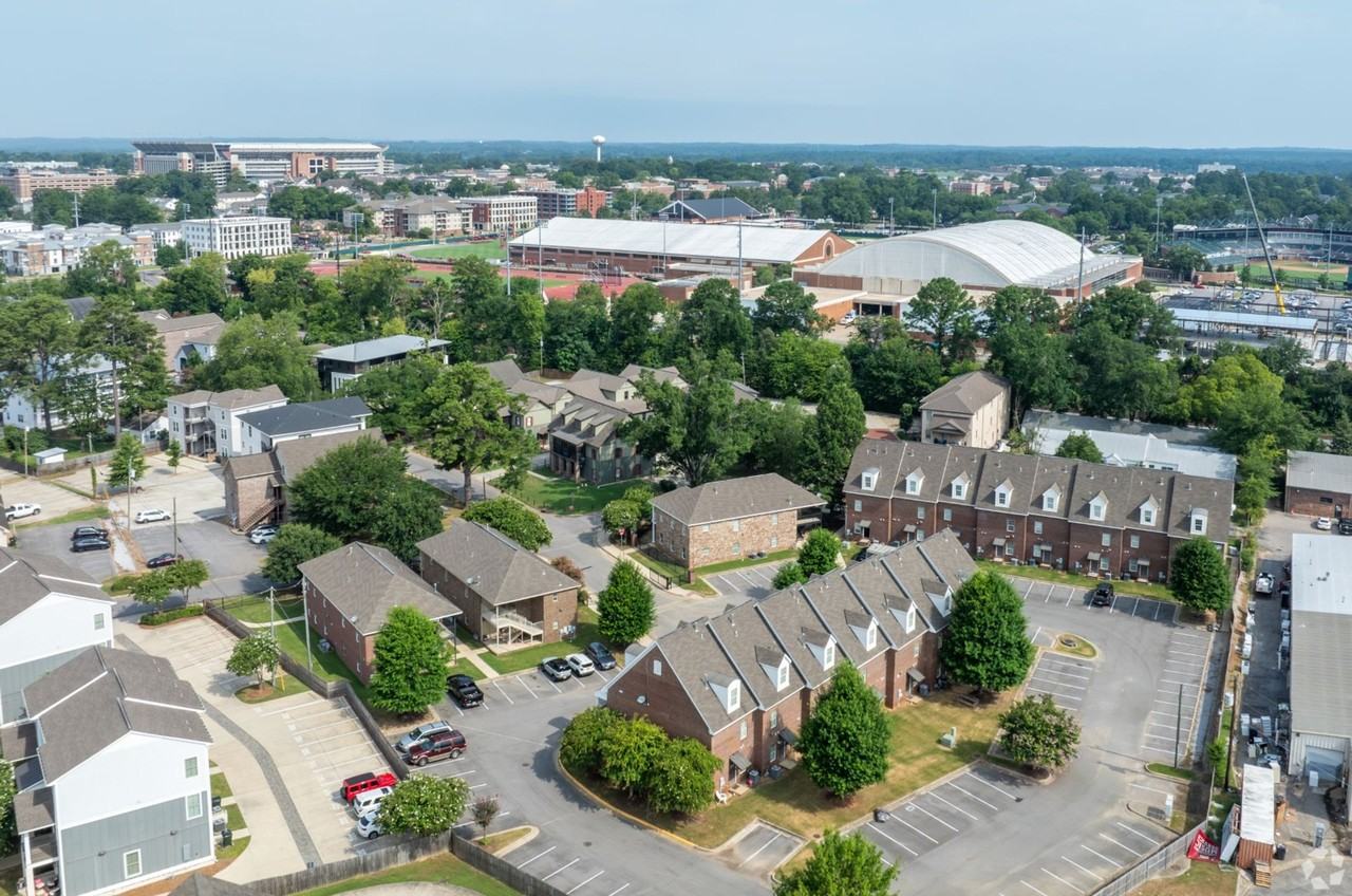 Old Row at Cloverdale - Photo 3 of 4