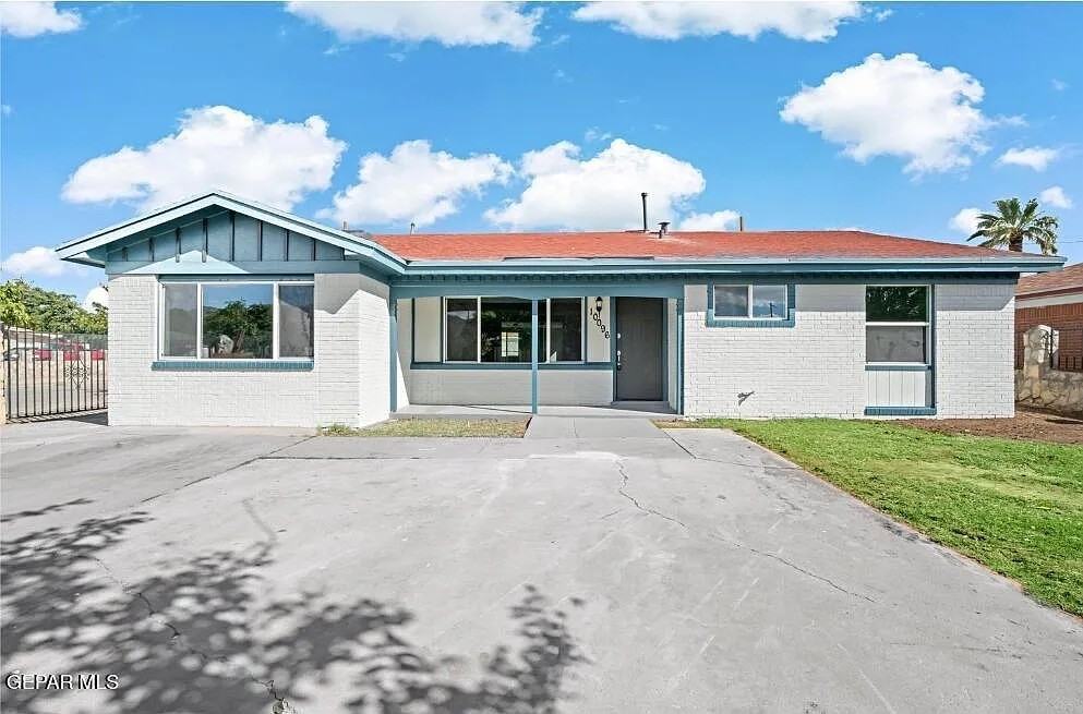 10096 Ontario St - Photo 2 of 17