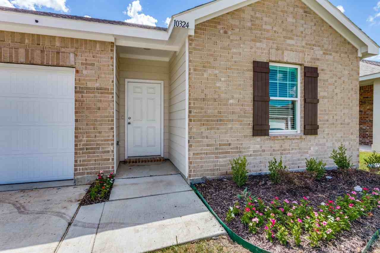 10324 Rosegreen Ln - Photo 5 of 19