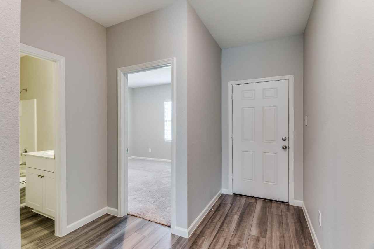 10324 Rosegreen Ln - Photo 7 of 19