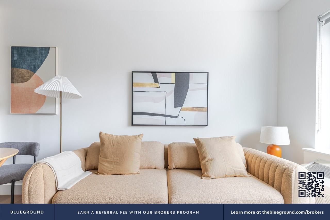 325 Lafayette Ave #1979 - Photo 5 of 29