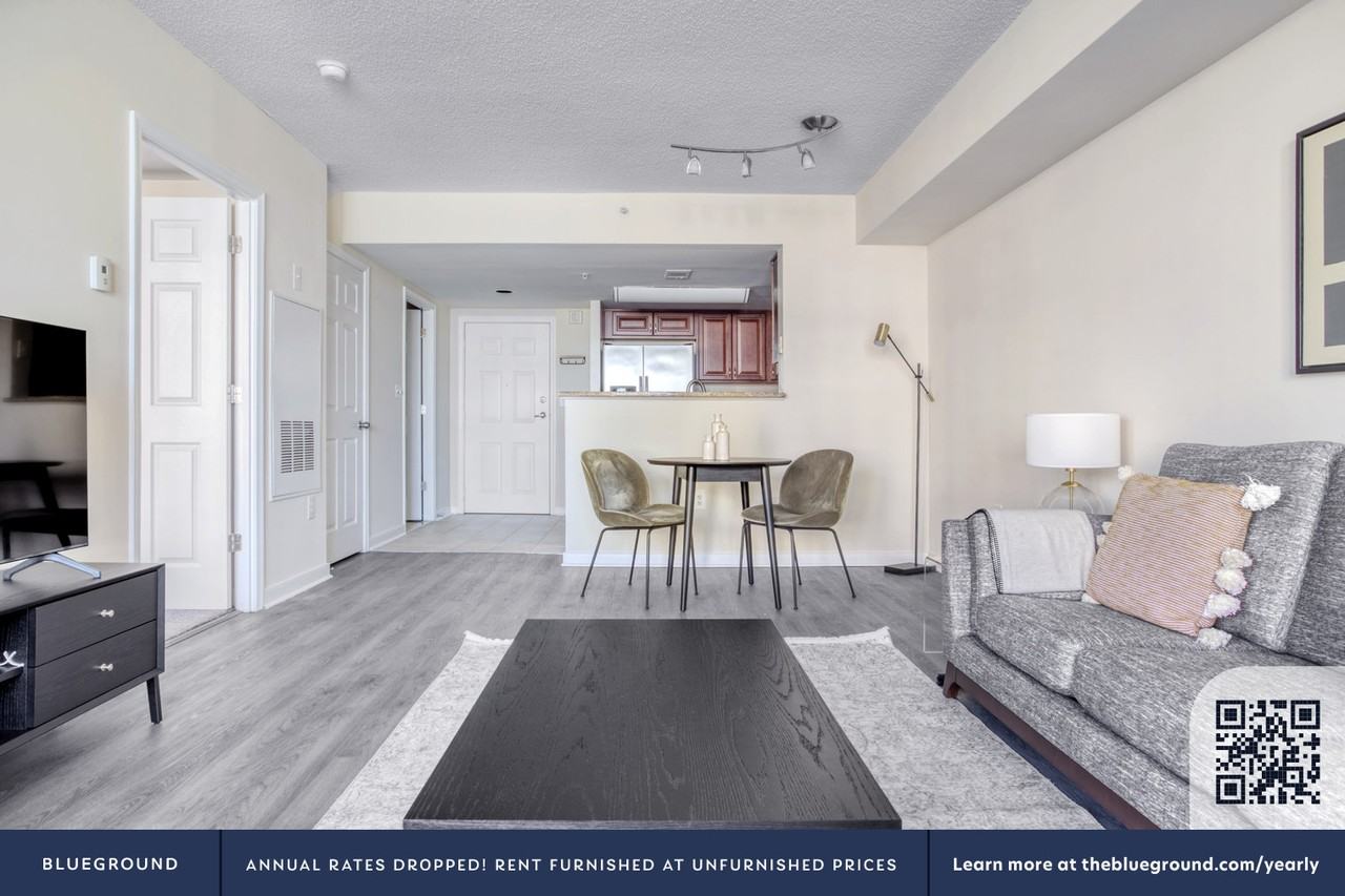 901 15th Street South - Photo 4 of 38