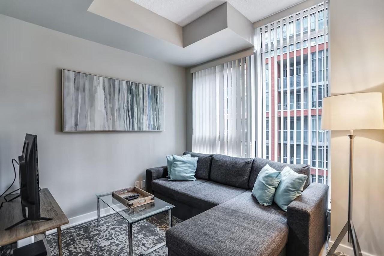 199 Queen St W #1050763P - Photo 2 of 21