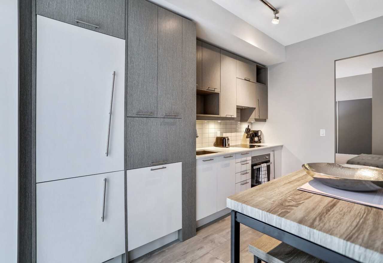 199 Queen St W #1050763P - Photo 7 of 21