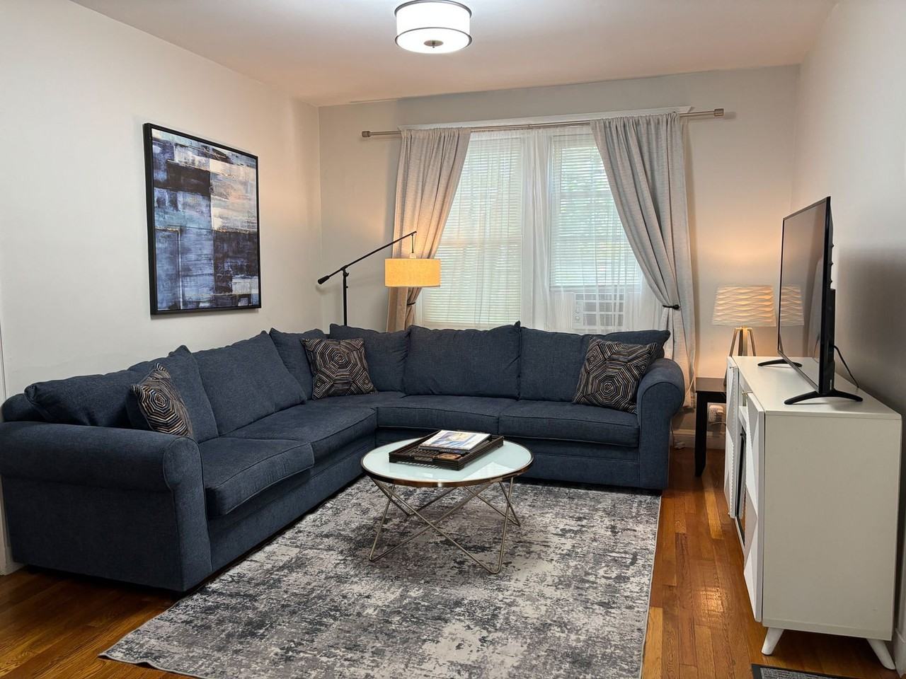 183 Kent St #1238044P - Photo 7 of 12