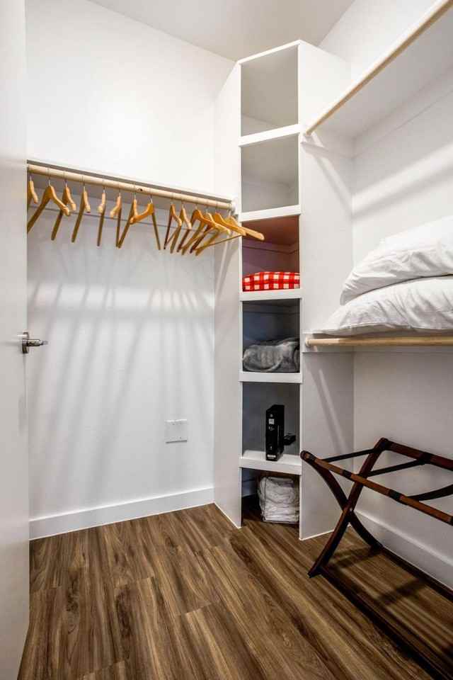 2425 E Riverside Dr #1240266P - Photo 6 of 10