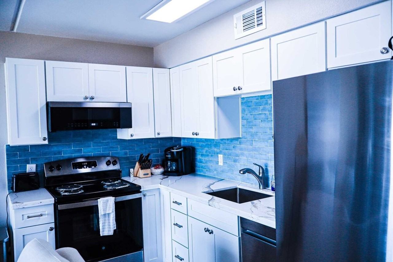 5516 Gulf Boulevard - Photo 3 of 40