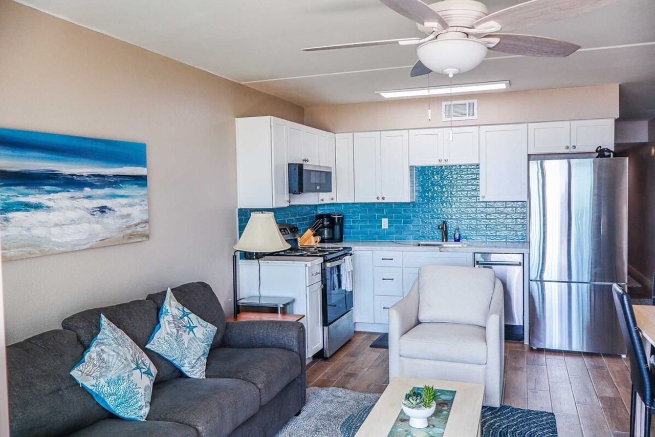 5516 Gulf Boulevard - Photo 4 of 40