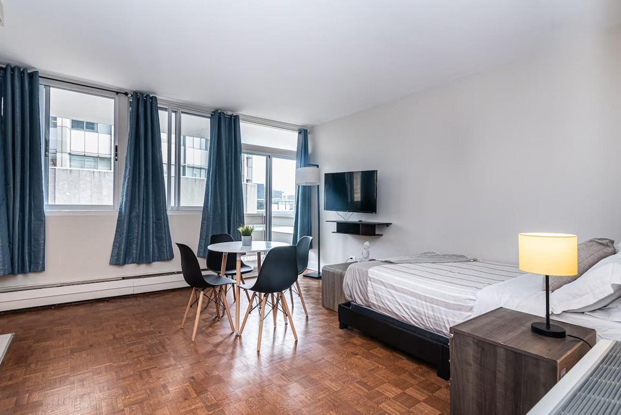 1272 Rue Redpath-Crescent - Photo 3 of 45