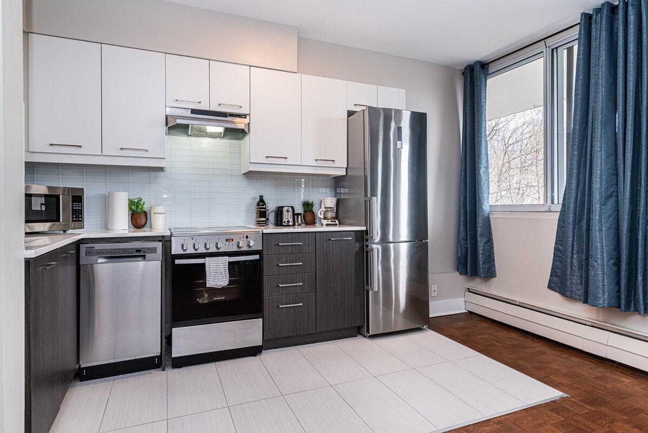 1272 Rue Redpath-Crescent - Photo 7 of 63
