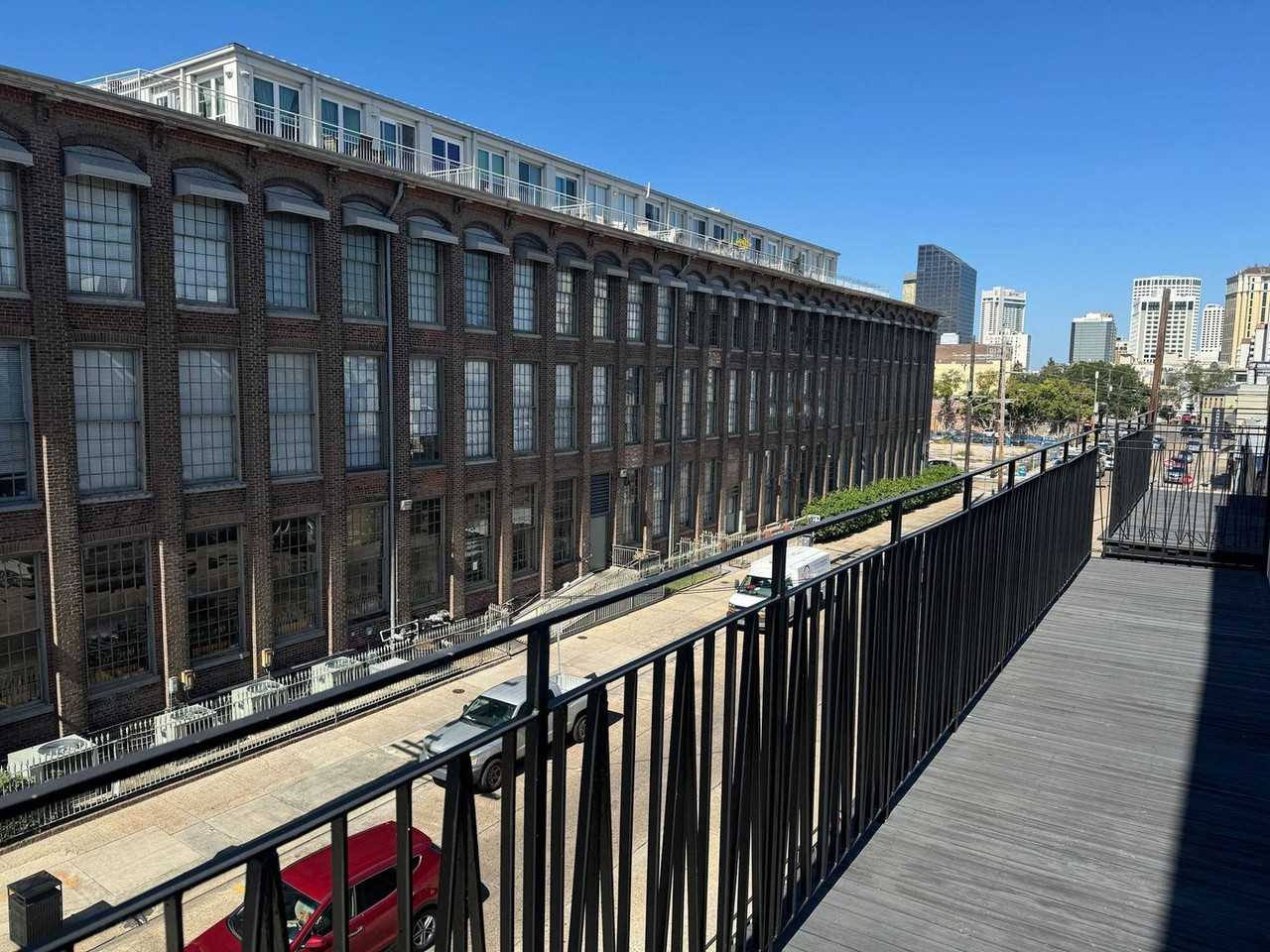 1050 Annunciation Street - Photo 4 of 24