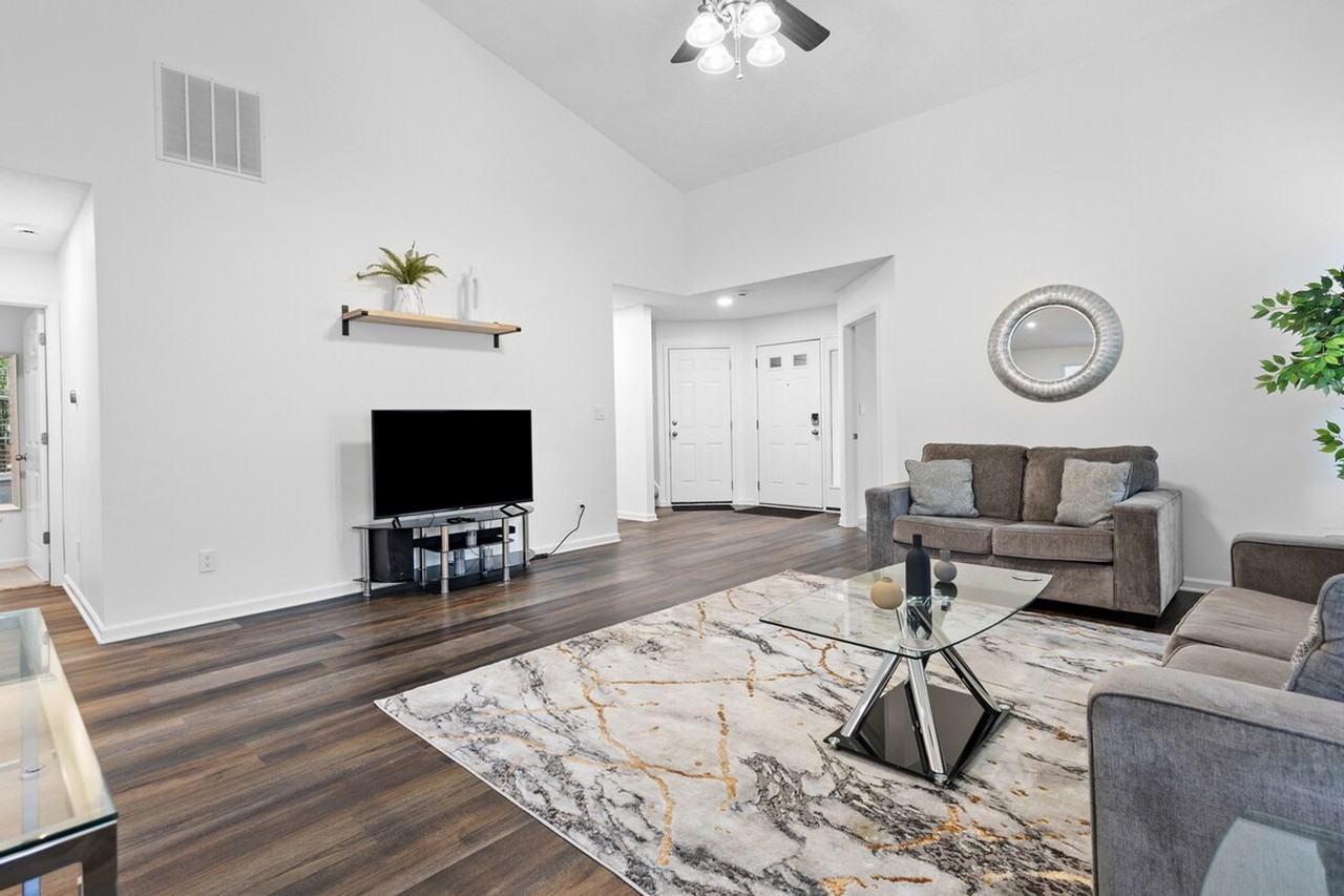 13847 Catalina Dr #1285074P - Photo 5 of 35