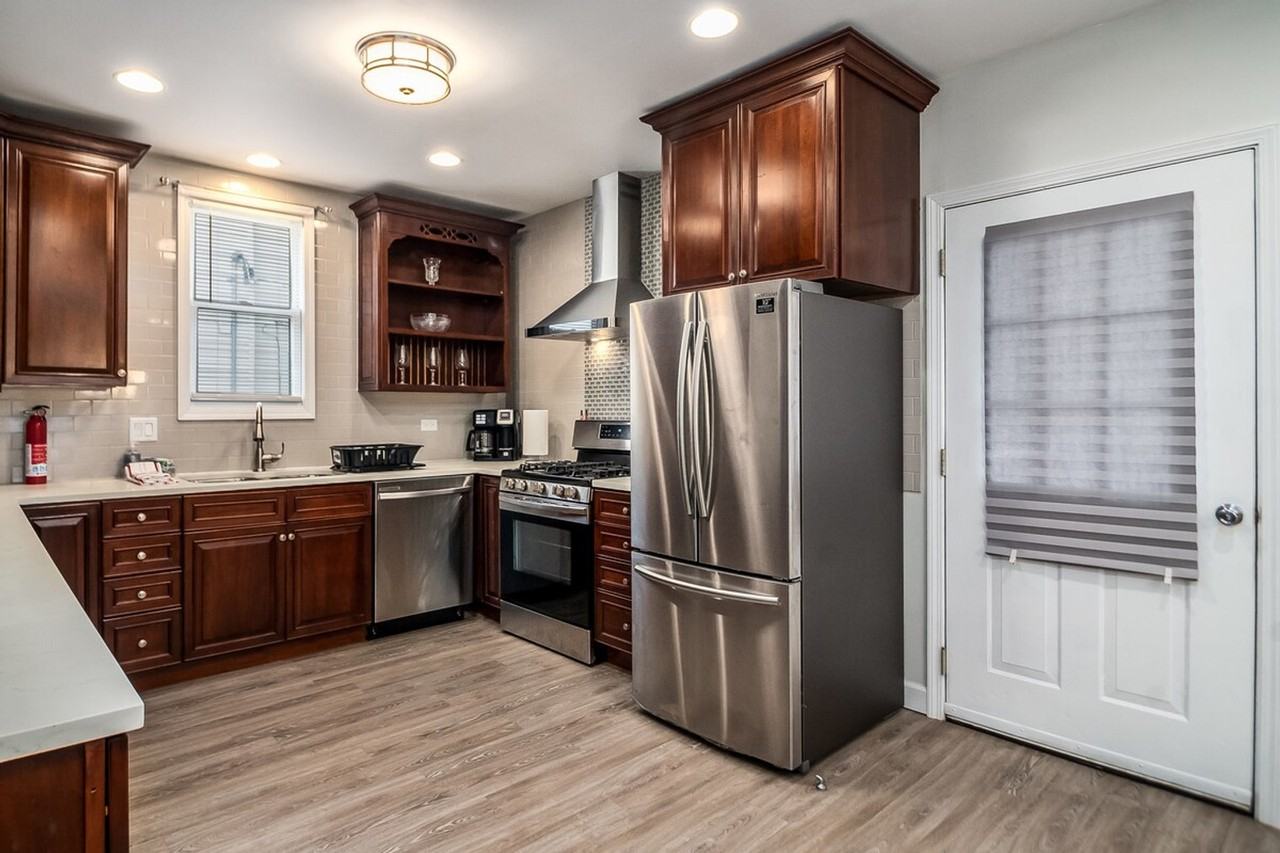 334 S Wisconsin Ave #1285085P - Photo 7 of 24