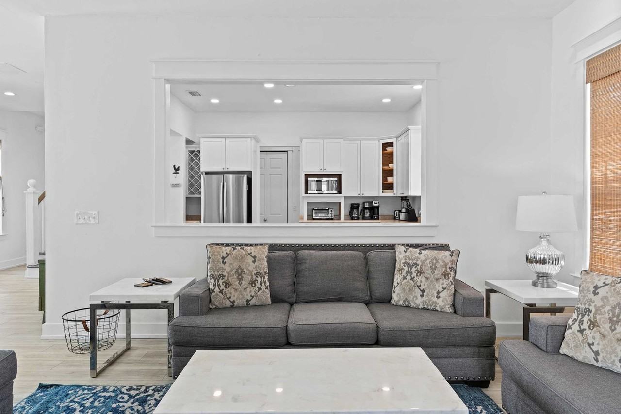 4456 Luke Ave #1285931P - Photo 5 of 50