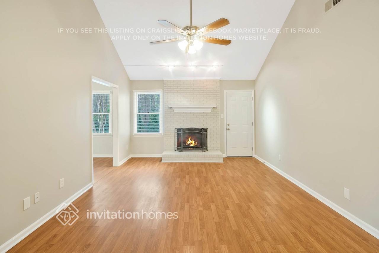 7101 Thatcher Court - Photo 3 of 23