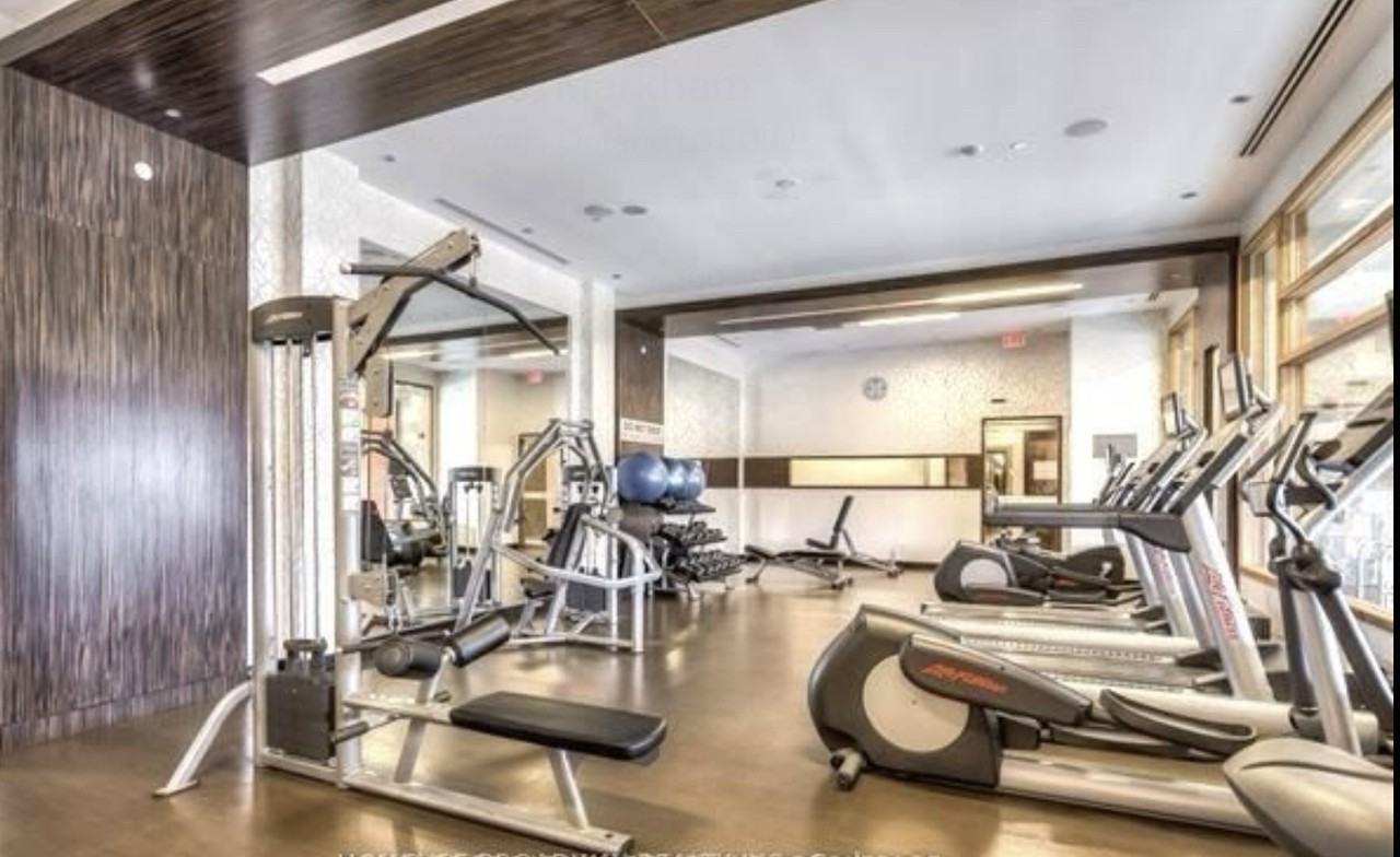 325 South Park Rd - Photo 4 of 6