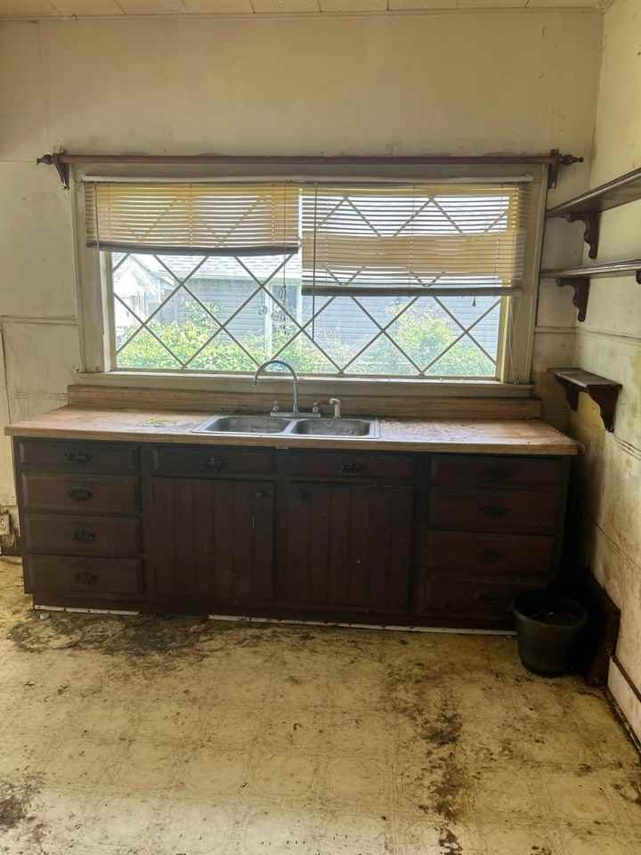 205 East Saint Louis Street - Photo 3 of 13