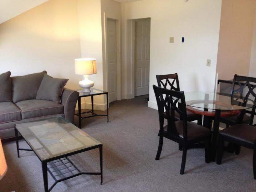 209 Williams St - Photo 4 of 8