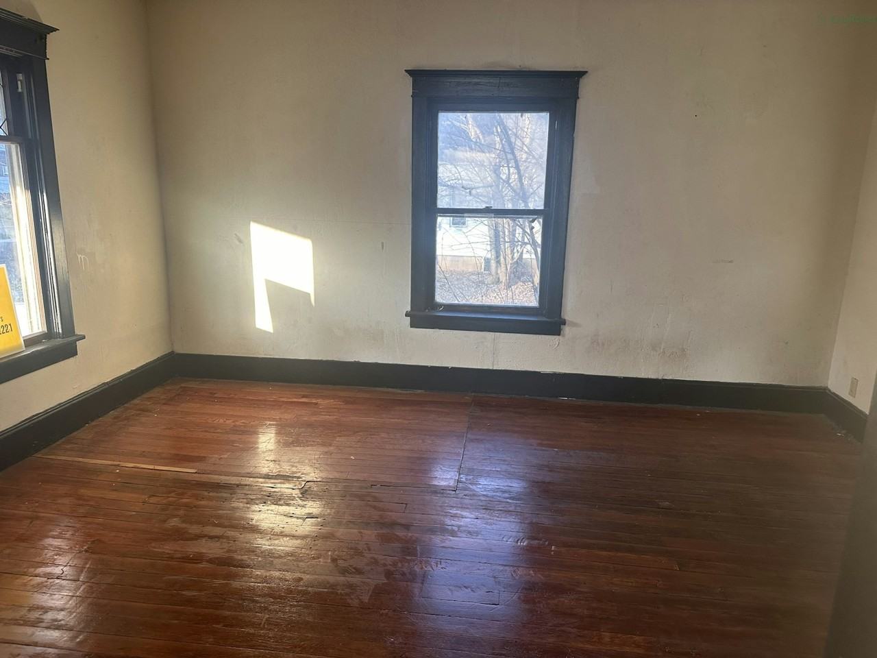 2203 West Howett Street - Photo 2 of 10