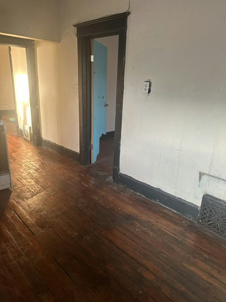 2203 West Howett Street - Photo 4 of 10