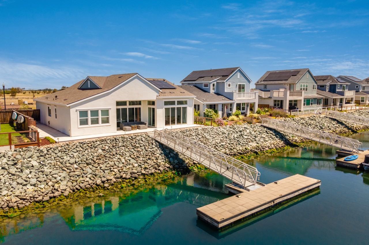 3305 Delta Coves Dr #NA - Photo 2 of 26