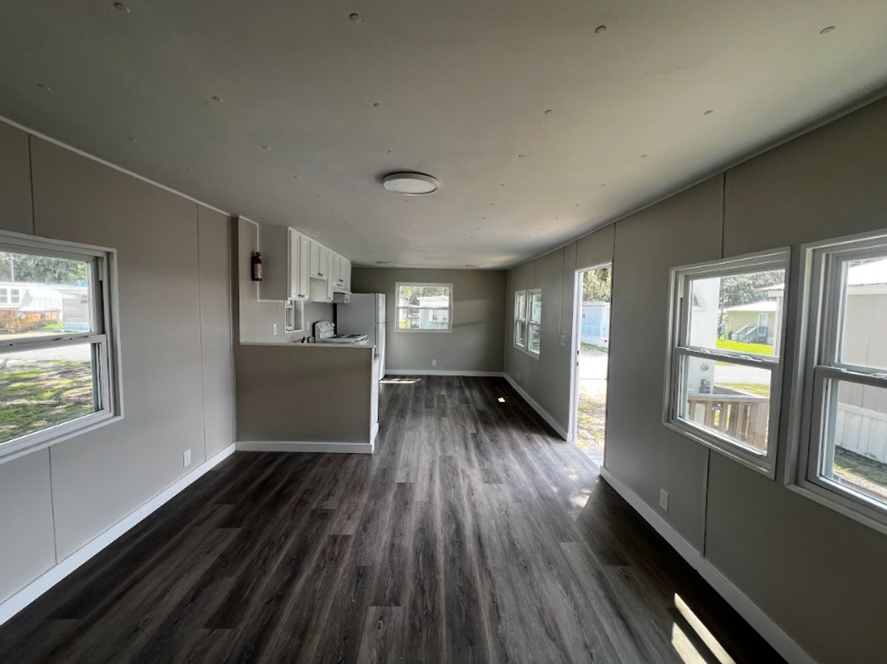 7017 Silver Lake Dr - Photo 4 of 8