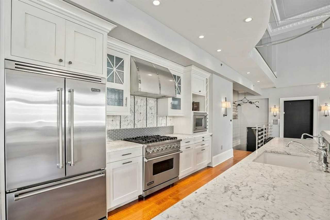 313 1st St #PH - Photo 6 of 16