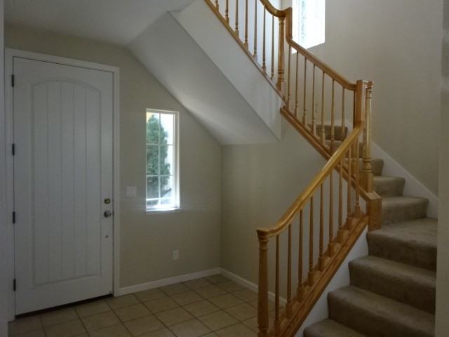 440 Arboleda Ln - Photo 2 of 15