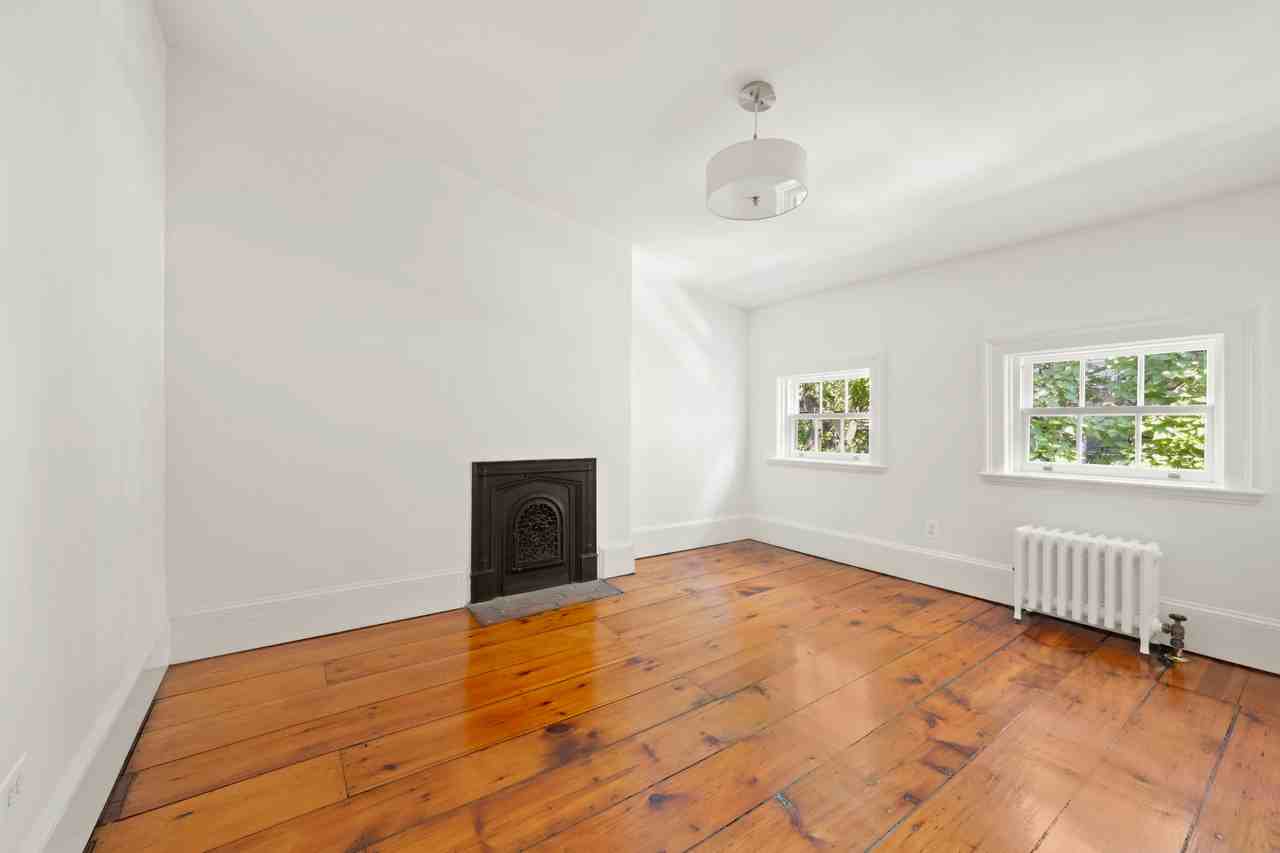 30 Bethune St #2 - Photo 7 of 11