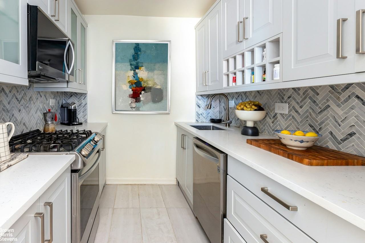 40 E 94th St #21G - Photo 3 of 10