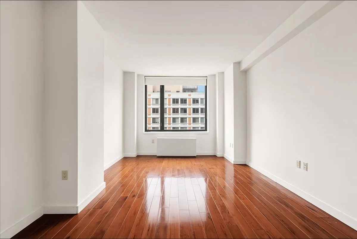 380 Malcolm X Blvd #4E - Photo 3 of 9