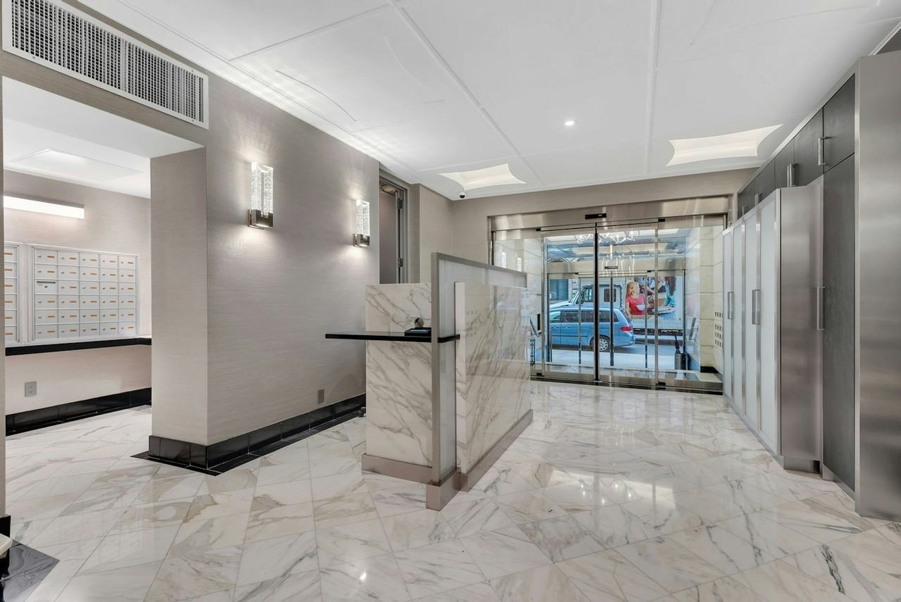 7 Lexington Ave #5B - Photo 5 of 7