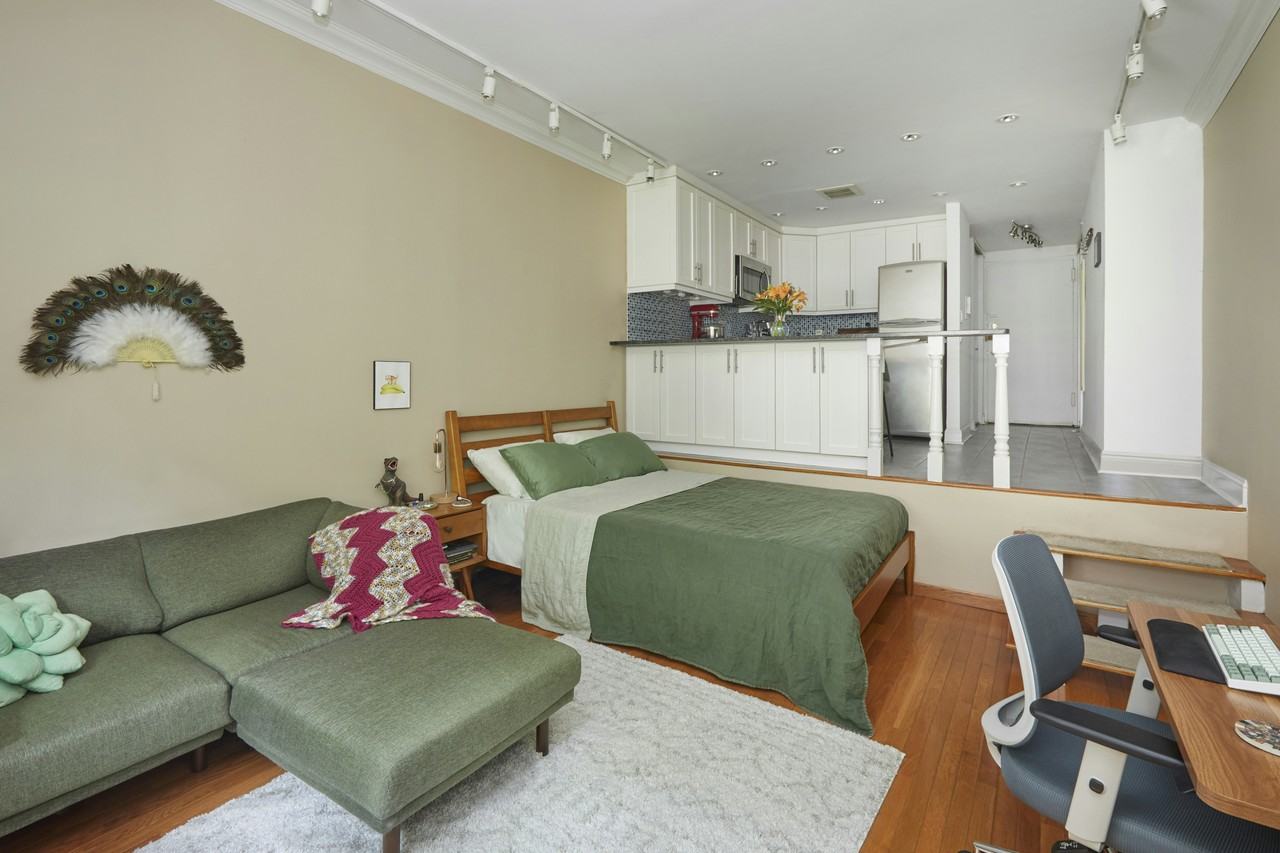 211 Thompson St #2D - Photo 2 of 14