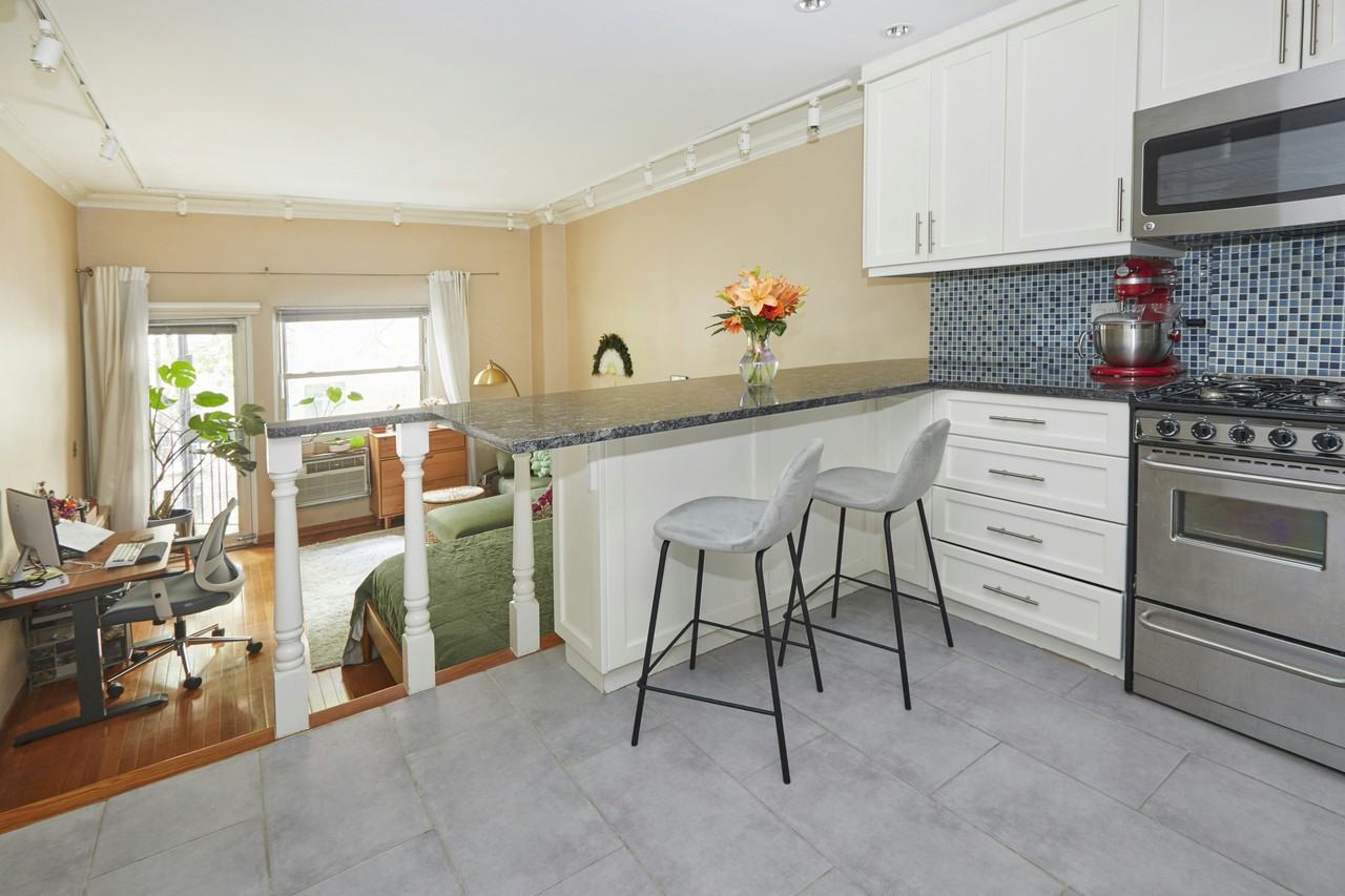 211 Thompson St #2D - Photo 3 of 14