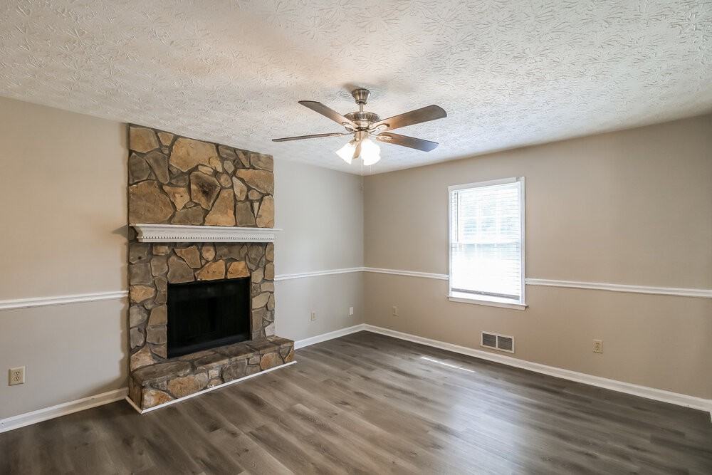 80 Belmont Park Ln - Photo 6 of 17