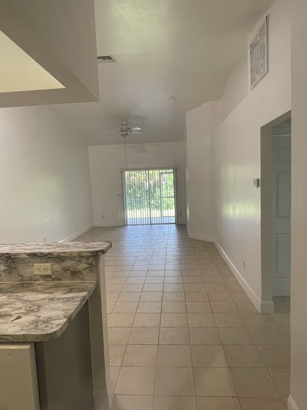 700 W 12th St - Photo 4 of 12