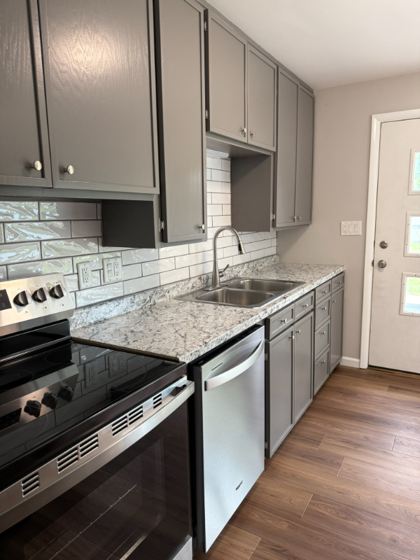 1036 Scott Street - Photo 2 of 20