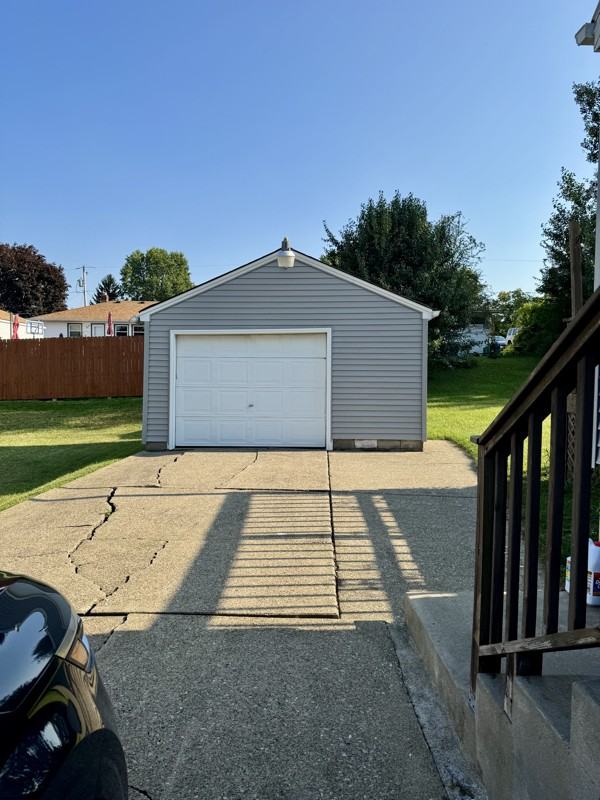 624 Creed St - Photo 2 of 17