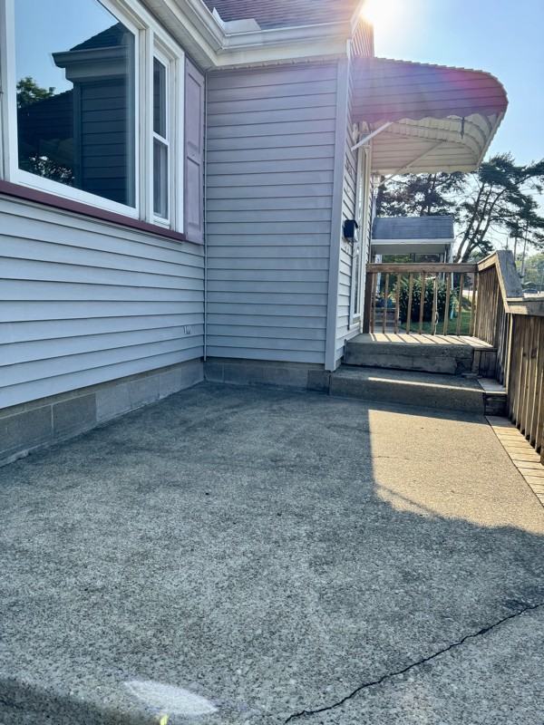 624 Creed St - Photo 3 of 17