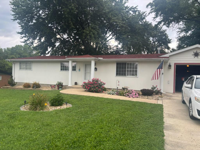 201 Fenestra Ln - Photo 2 of 12