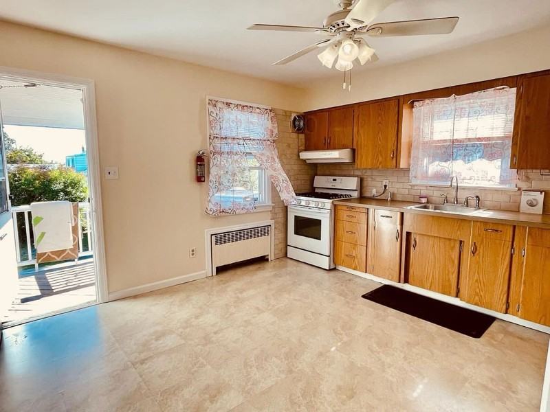 149 Maplewood Ave #FL1 - Photo 2 of 5