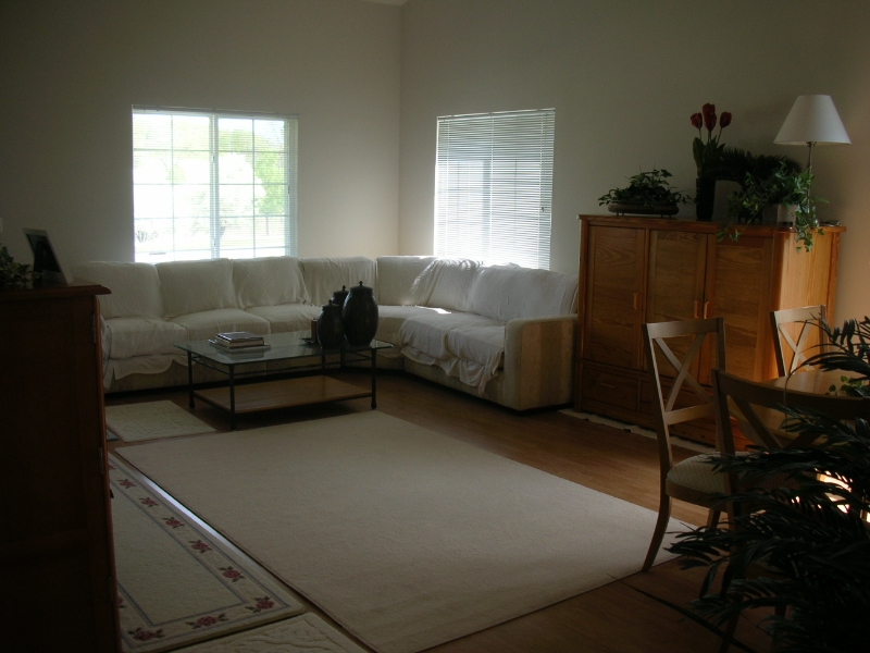 4439 W Lawn Ave - Photo 3 of 16