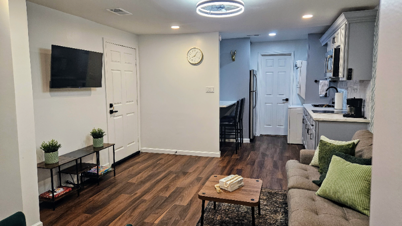 222 Walnut Street Northwest #B - Photo 2 of 20