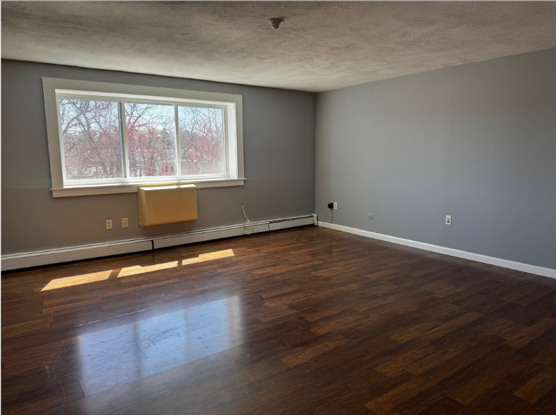 215 Winter Street - Photo 3 of 19