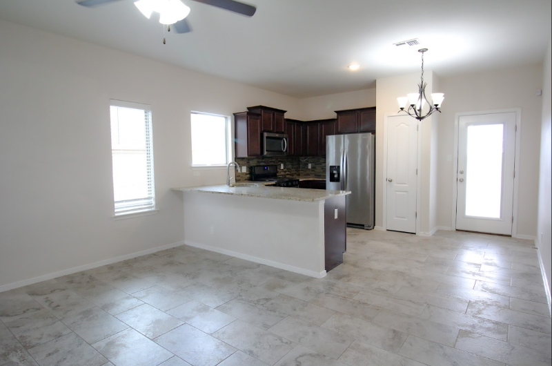 13276 Emerald Isle St - Photo 2 of 13