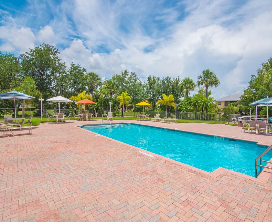 1945 Bridgepointe Circle #68 - Photo 6 of 30