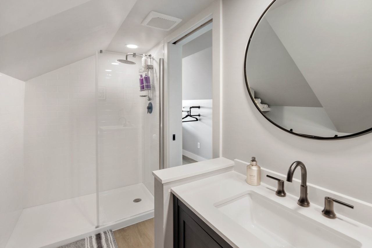 5 W 8th St #2B - Photo 4 of 17